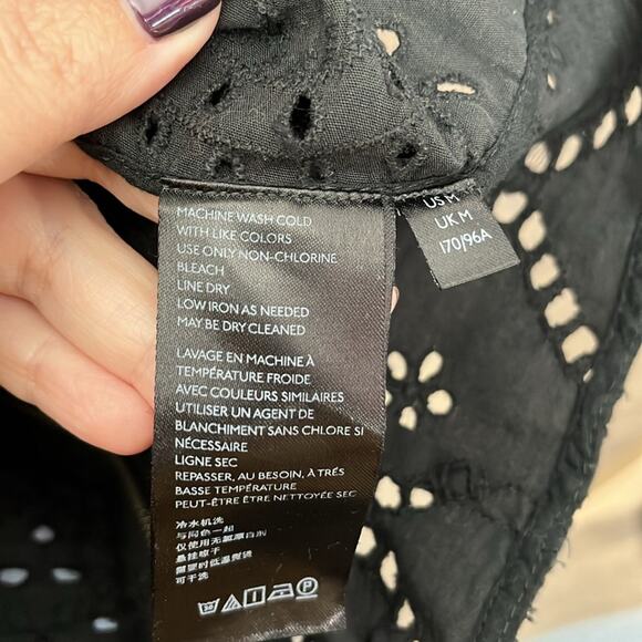 Urban Outfitters Black Eyelet Square Neck Piff Sleeve Top Exposed Zipper Sz M - Picture 7 of 9